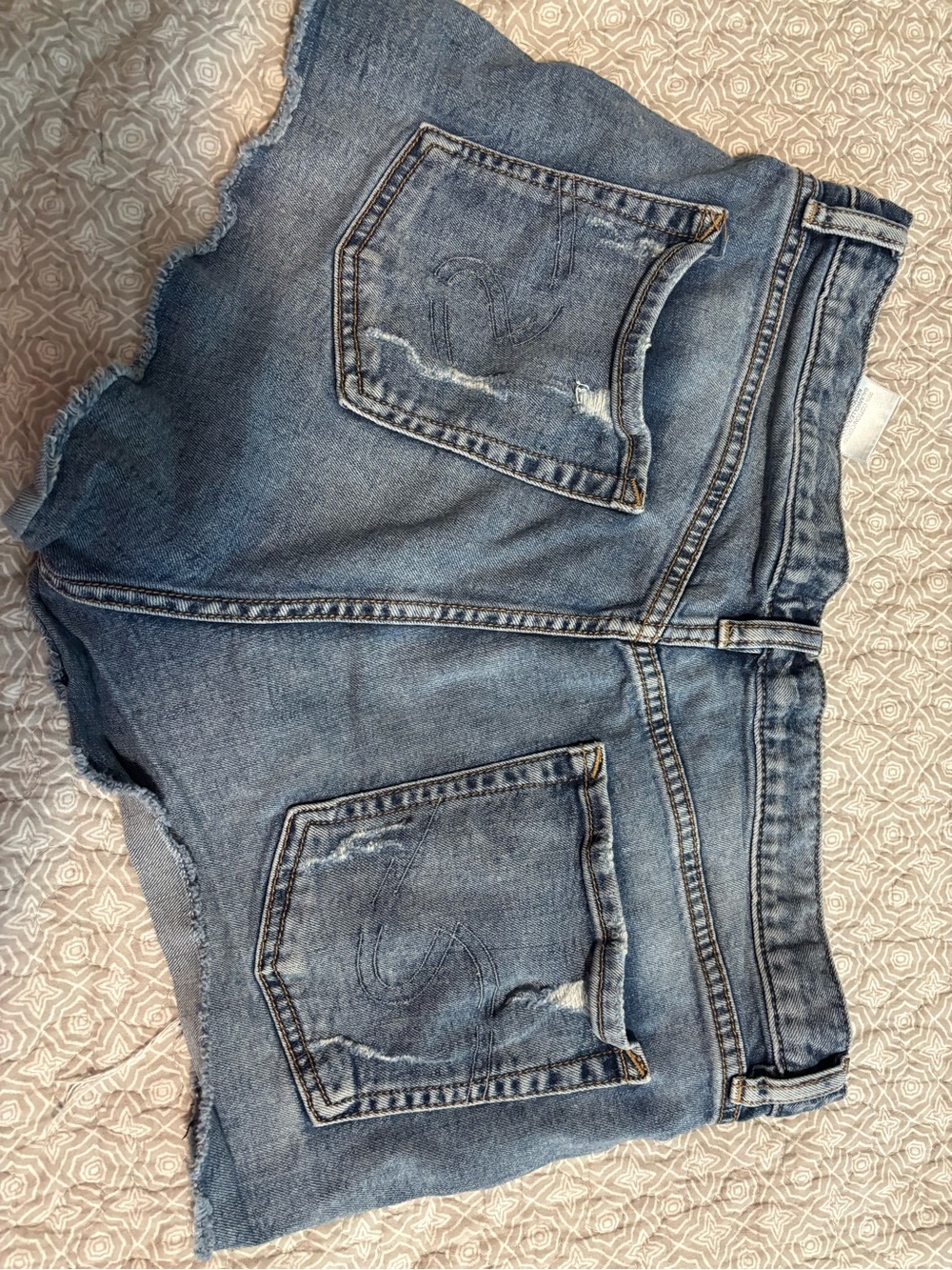 Silver shorts - Picture 2 of 3